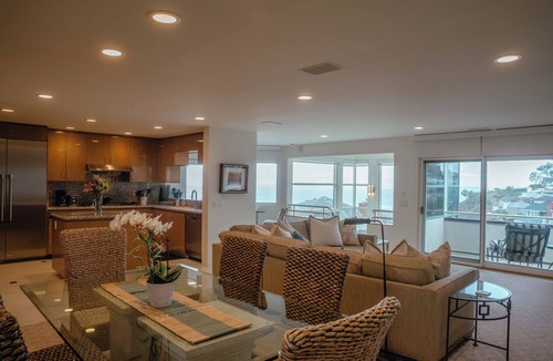 Laguna Beach House | LAGUNA BEACH IN CRESCENT BAY a one minute walk to the sand