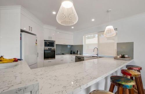 Pelican Waters House | Lake House On Magellan 58 Ramsay Crescent