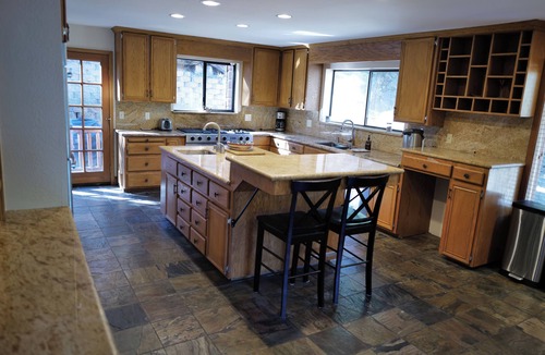 Zephyr Cove House | Lake Tahoe Forest Getaway - Peaceful Setting, Near Lake & Town, Sleeps 10 people