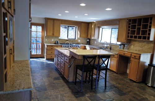Zephyr Cove House | Lake Tahoe Forest Getaway - Peaceful Setting, Near Lake & Town, Sleeps 10 people