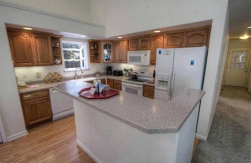 Tahoe Paradise Cabin | Lake Tahoe Serenity: Nice Cabin with Hot Tub for Your Family Retreat