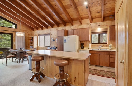 McKinney Estates House | Lake Tahoe Treasure! 4 BDR Under 10 Min to Beaches, Skiing, Dining & More