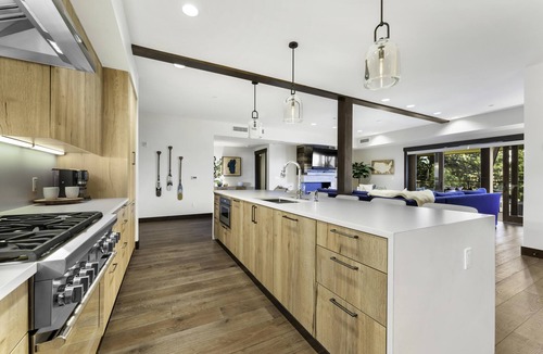 Stateline Condo | Lakefront community 2,775 sqft. 4 bed, 4 bath Condominium