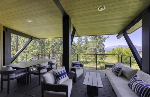 Stateline Condo | Lakefront community 2,775 sqft. 4 bed, 4 bath Condominium
