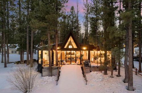 Big Bear Lake Villa | Lakefront Modern A Frame