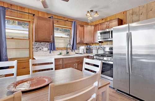 Big Bear Lake Cabin | Lakeside Family Cabin at Shore Acres Lodge Big Bear