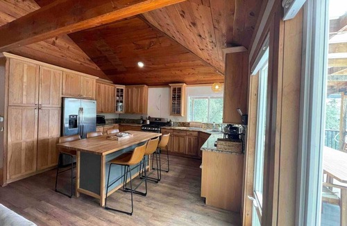 Concow House | Lakeview 4 Acres-Zipline, Playfort near Waterfalls, Hiking, Fishing