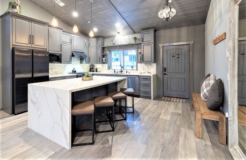 Boulder Bay House | ✦ Lakeview ✦ Modern ✦ BBQ ✦ Hot Tub ✦ Cabin @ The Big Bear Lake