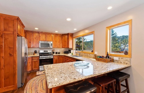 Boulder Bay Cabin | Lakeview Retreat Chalet by Destination Big Bear: Boulder Bay! Lake Views! Outdoor Firepit!