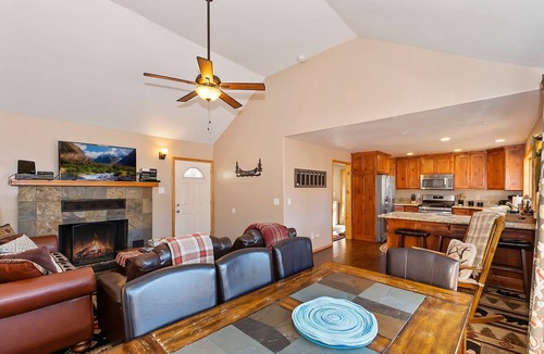 Boulder Bay Cabin | Lakeview Retreat Chalet by Destination Big Bear: Boulder Bay! Lake Views! Outdoor Firepit!