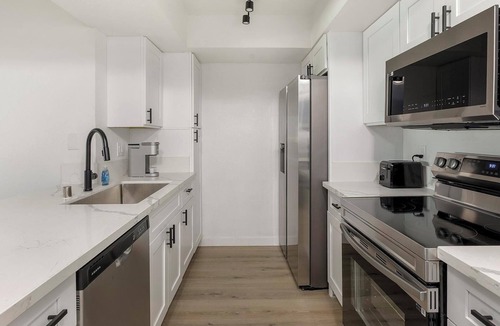 Las Vegas Apartment | Landing | Beautiful 1BD, Courtyard