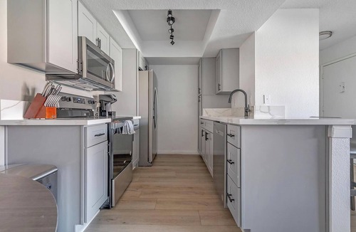 Las Vegas Apartment | Landing | Beautiful 2BD, Courtyard