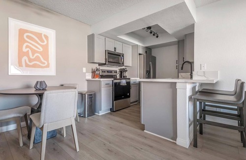 Las Vegas Apartment | Landing | Beautiful 2BD, Courtyard