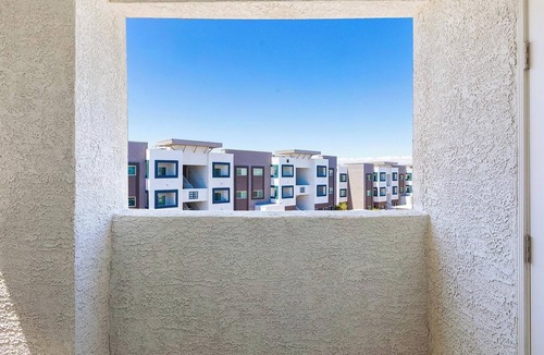 Townsite Apartment | Landing | Chic 2BD, Rooftop Lounge, Pool