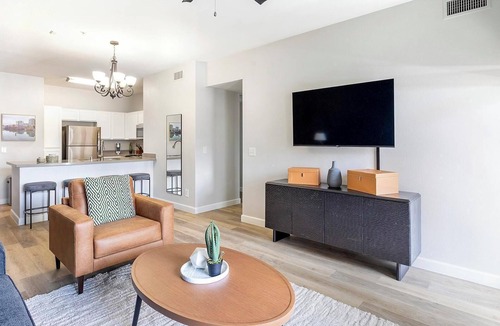 Rhodes Ranch Apartment | Landing | Chic 2BD, Clubhouse, Gym