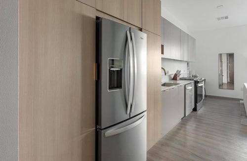 Spring Valley Apartment | Landing | Chic Studio, Pool, Gym