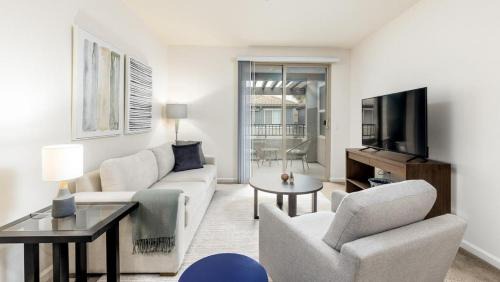 Mission Valley West Apartment | Landing Modern Apartment with Amazing Amenities (ID7594X27)
