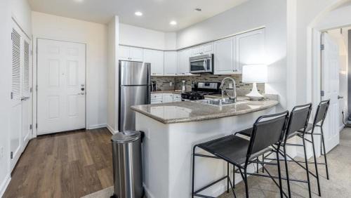 Mission Valley West Apartment | Landing Modern Apartment with Amazing Amenities (ID5499X01)