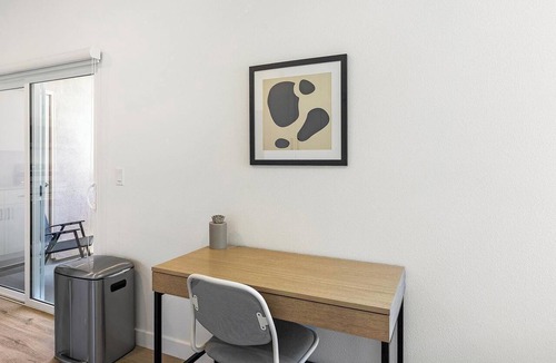Las Vegas Apartment | Landing | Modern Studio, Pool, Gym