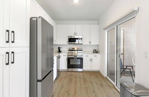 Las Vegas Apartment | Landing | Modern Studio, Pool, Gym