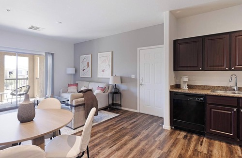 Las Vegas Apartment | Landing | Spectacular 1BD, Gym