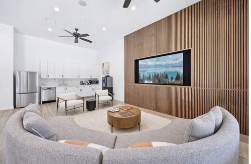 Las Vegas Apartment | Landing | Spectacular Studio, Gym, Clubhouse