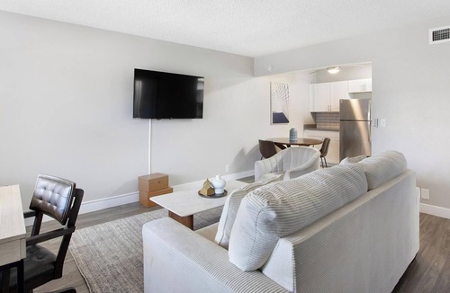 Rancho Oakey Apartment | Landing | Spectacular 1BD, Gym
