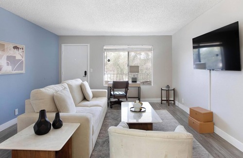 Rancho Oakey Apartment | Landing | Spectacular 1BD, Gym