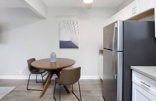 Rancho Oakey Apartment | Landing | Spectacular 1BD, Gym