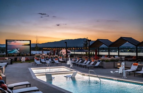 Reno/Tahoe Airport Apartment | Landing | Spectacular 1BD, Courtyard, Clubhouse