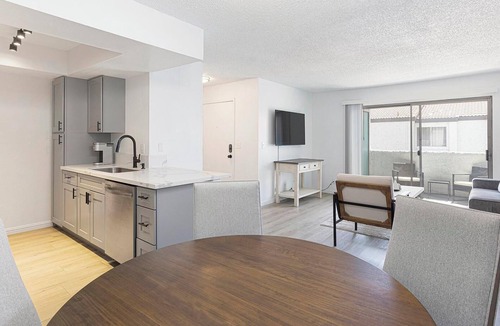 Las Vegas Apartment | Landing | Spectacular 2BD, Courtyard
