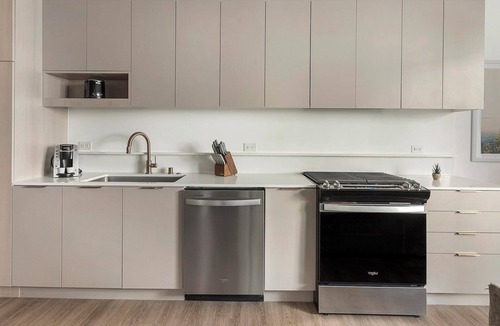 Spring Valley Apartment | Landing | Spectacular Studio, Pool, Gym