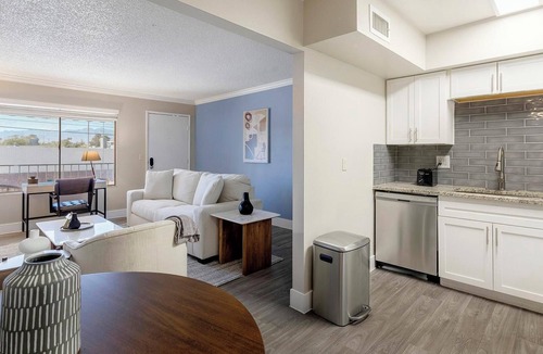 Rancho Oakey Apartment | Landing | Stylish 1BD, Gym