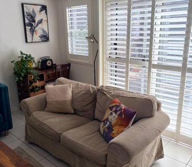 Newmarket Apartment | Large and stylish Townhouse in chic area