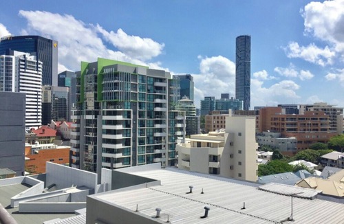 Spring Hill Apartment | Large Funky City Apartment