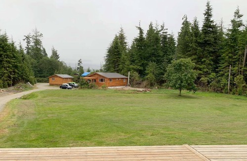 Ucluelet House | Large house for families and friends close to beaches