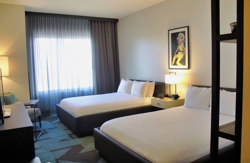 Downtown Las Vegas Hotel | Las Vegas Escape! 3 Large Units Near Bellagio!