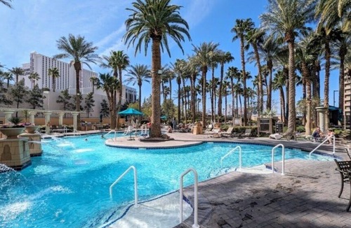 Las Vegas Apartment | Las Vegas | Pool & Strip Access | Urban Weekend Stay
