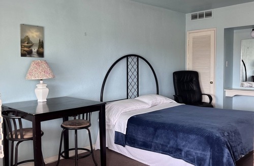 Coalinga Hotel | Laura Lodge