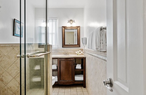 West Beach Hotel | Lavender Inn by the Sea