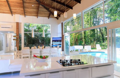 Cocles Hotel | Le Cameleon Puerto Viejo