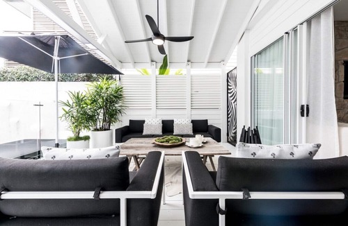 Gold Coast House | Le Palms - A Beach House, Pool