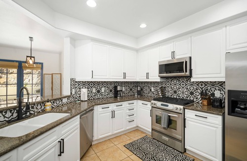 La Quinta House | Legacy Villas private villa w/view- steps to pool- bikes & arcade game included