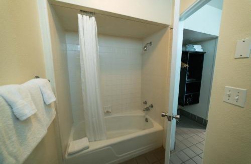 North State Hotel | Lemon Tree Inn