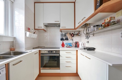 Alvalade Apartment | Lisbon Haven - By the METRO with AC