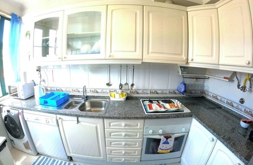 Barcarena Apartment | Lisbon, modern T2 with balcony in Barcarena