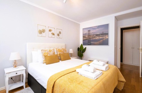 Lisbon Old Town Apartment | Lisbon Relax Pool Apartment - Free Parking Garage