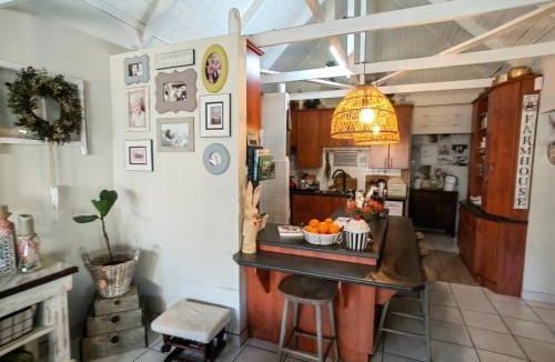 Aston Bay House | Little Flamingo Familia