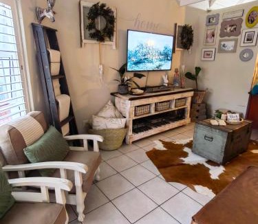 Aston Bay House | Little Flamingo Familia