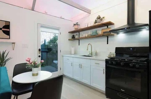 Little Italy House | Little Italy Studio: Private Patio Cozy Getaway + Downtown!